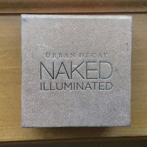 Urban Decay Illuminated Shimmering Powder